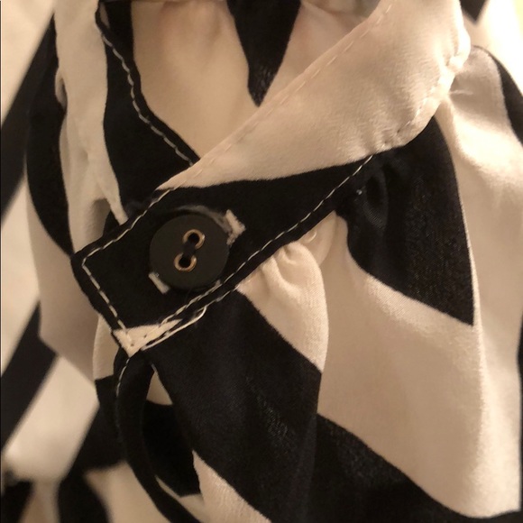 Black and White Dress - Picture 6 of 7